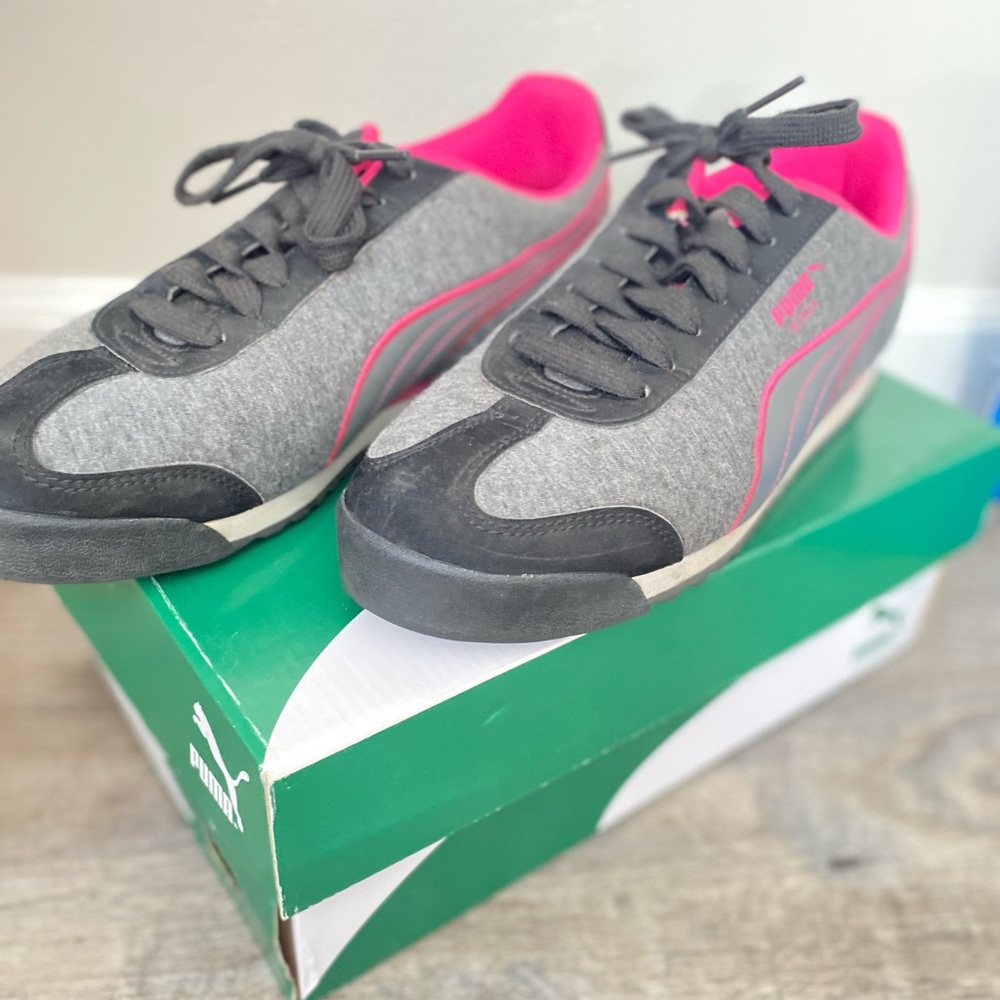 Women’s Puma sneakers